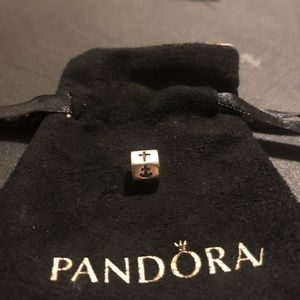 Pandora Heart, Anchor Cross Charm